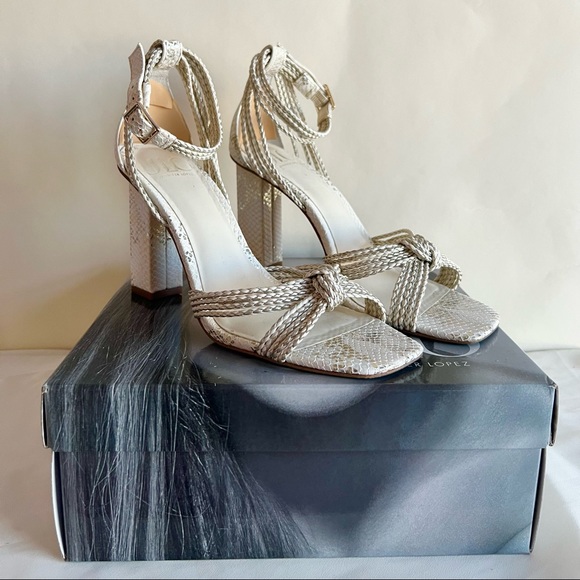 ◽️JLO Jennifer Lopez White Snake Print Heels◽️ - Picture 1 of 8